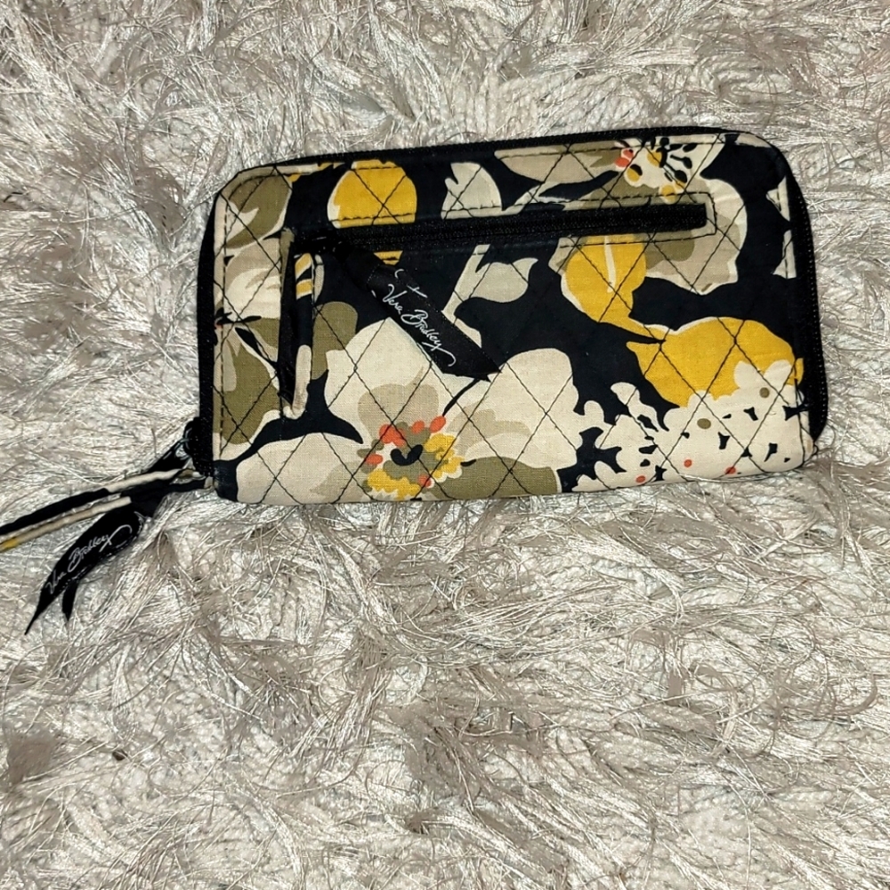 Vera Bradley Black, Yellow & Cream Quilted Wristlet Clutch